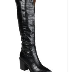 Black boots Size 8