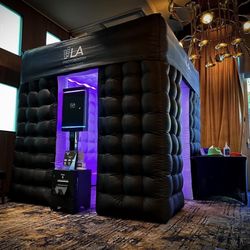 Black And White Inflatable Photobooth 