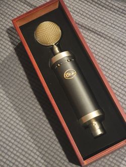 Blue Baby Bottle Condenser Microphone - Brand New