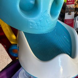 Kids Bumbo Seat And Bath Blue Color 