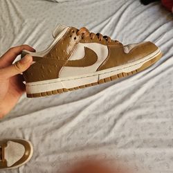 Nike Dunks Brown 
