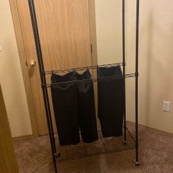 Laundry Sorting / Hanging 