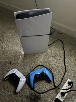 Selling my ps5 is in excellent condition and works perfectly with no issues. Clean