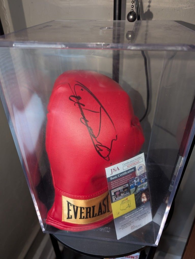 Canelo Alvarez Signed Boxing Glove With Jsa Authentication