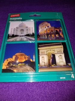 Photo magnets set famous places