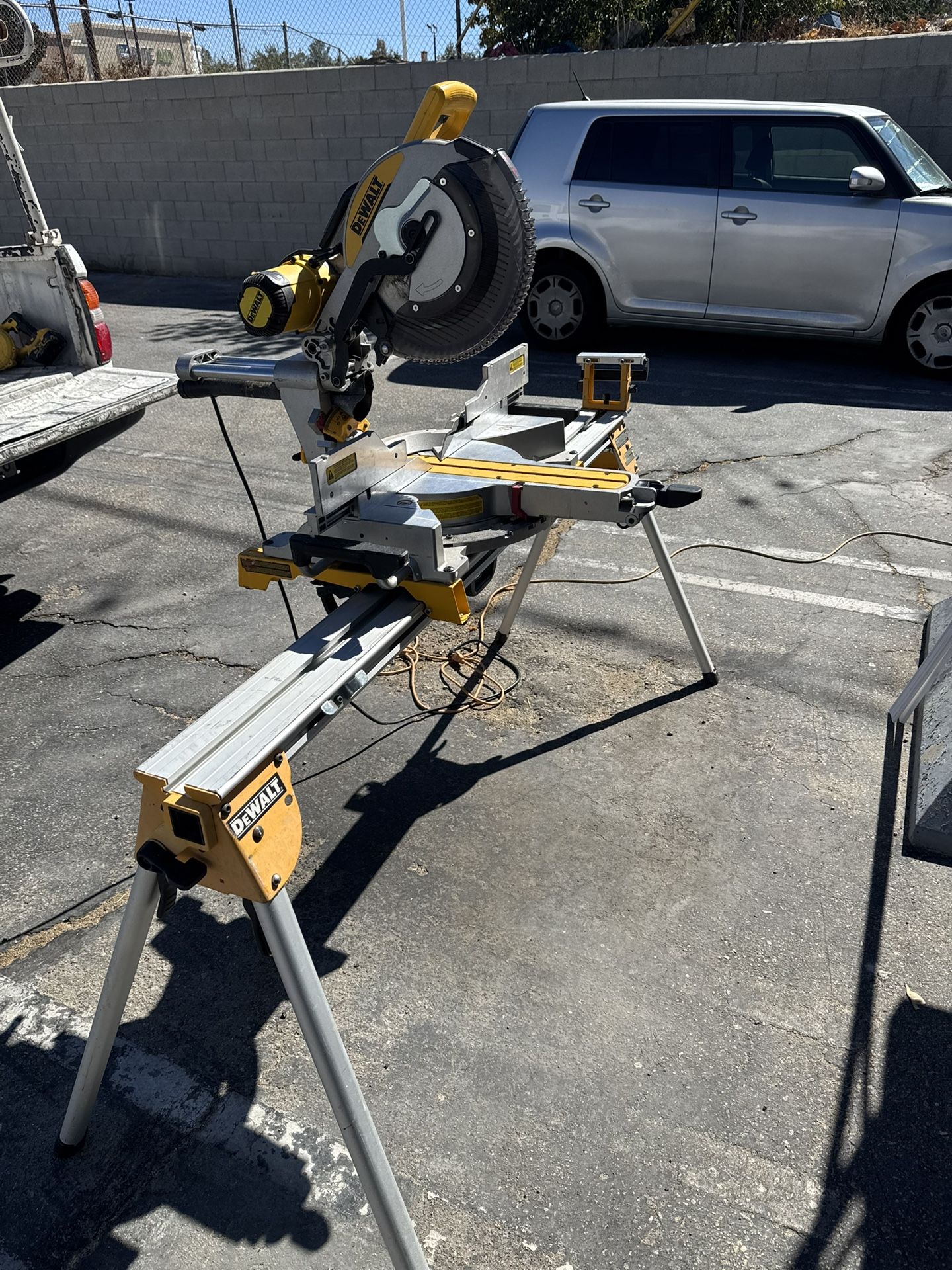 Chopsaw Dewalt 12”