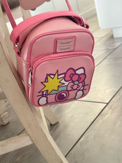1 hello kitty bag , 1 my melody bag