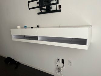 Floating shelve
