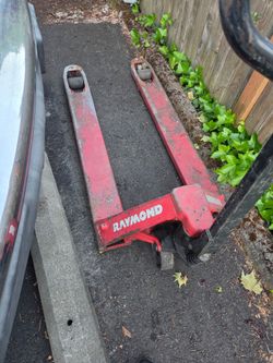 Raymond pallet jack