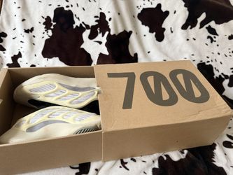 Yeezy 700