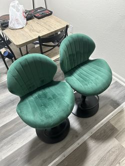 2 Adjustable Barstools
