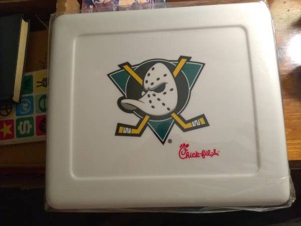⭐ * NEW * Anaheim Mighty Ducks Throwback Lunch Box
