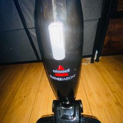 Vacuum bissel featherweight