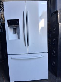 Samsung French doors counter depth fridge fully functional