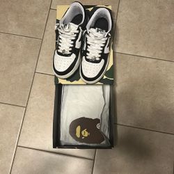 Size 9 Men’s Black And White Bapesta