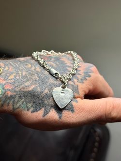 Stunning 🤩! 💎 SOLID 925 STERLING SILVER HEART CHARM BRACELET !