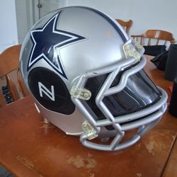 XL Dallas Cowboys Helmet Bluetooth Speaker 100$