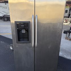 Stainless Steel 25 Cubic Feet Side By Side Refrigerator 