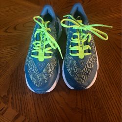 Under Armour Unisex-Child Grade School Running Shoe