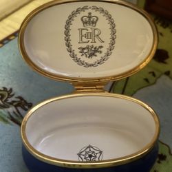 English Royal Memorabilia Crowned ERI Cipher
