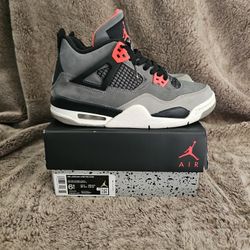 Air Jordan Retro 4