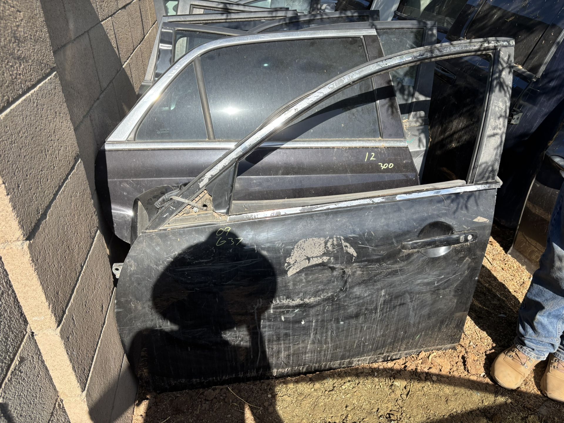 2009 Infiniti G37 Front Left Door