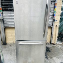 Nevera De 30” GE Freezer Abajo 