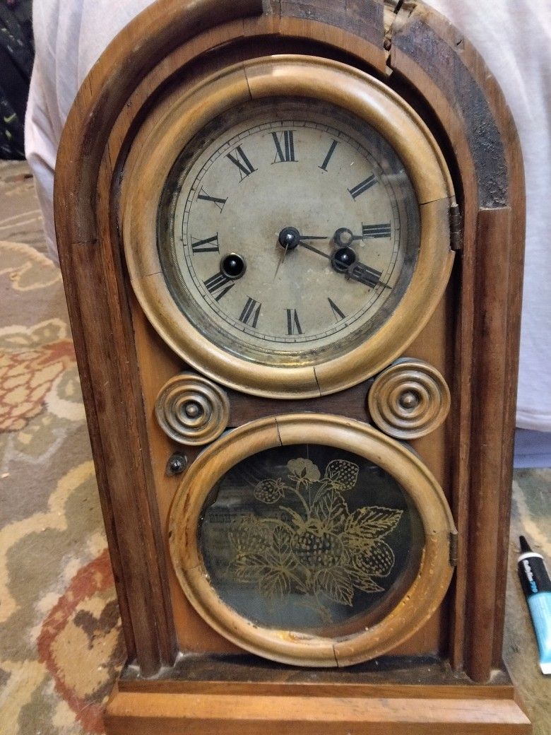 1875 E. Ingraham Venetian Antique Clock