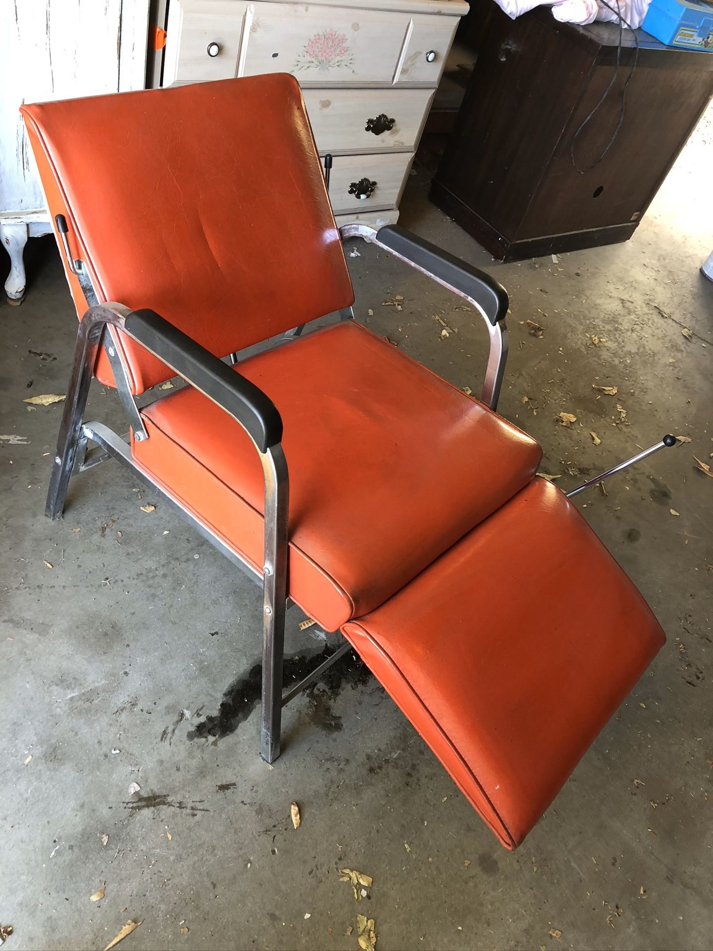Vintage salon chair