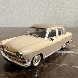 Deagostini 1:43 Vintage Legenda Gaz-21r Volga Bicolor 