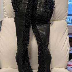Beautiful Over The Knee Sexy Boots With Lots Of Detail 