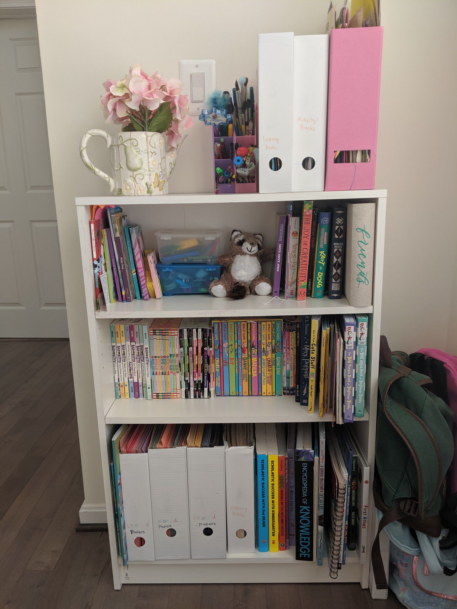 White bookcase with adjustable shelves