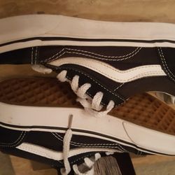 Vans Old Skool Youth Size 2 Black and White