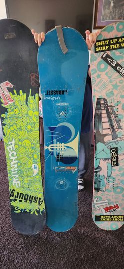 SELLING SNOWBOARDS