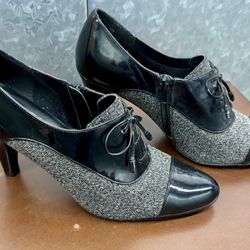 Dress Barn Women’s Lace Up Boots Size 10