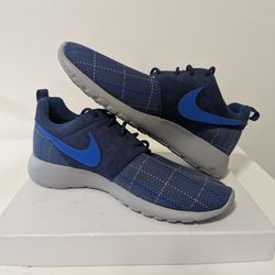 NIKE ROSHE SHOES