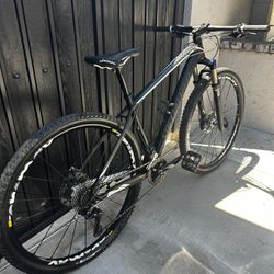 2015 Specialized Stumpjumper 29er Comp Carbon Hard Tail 