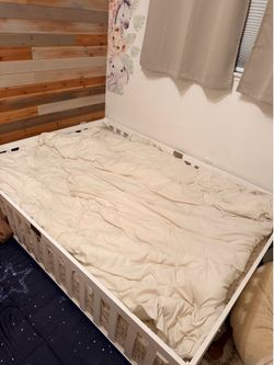 Toddler bed