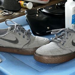 Girls NIKE SB Zoom Janoski OG