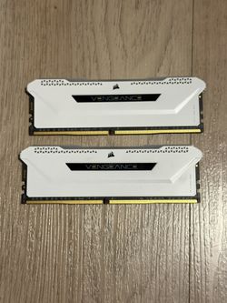 CORSAIR VENGEANCE 16 gb DDR4 RAM