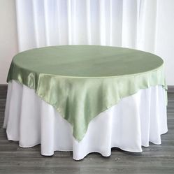 Satin tableclothes and overlays for events