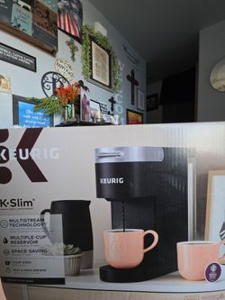 Brand new kurig slim with free new  thermos mug