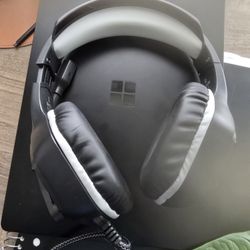 ESKA Gaming head headset (Like New!)