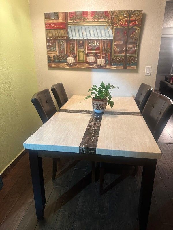 4 Chair Dinning Set
