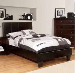 Espresso Leatherette Queen Bed