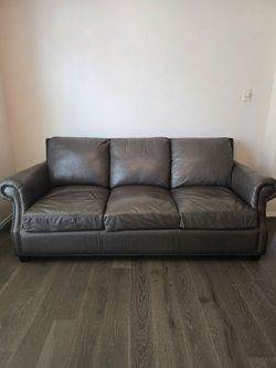 Gray Leather Sofa – Excellent Condition | Downsizing