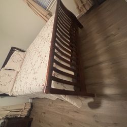 Queen Bed Set