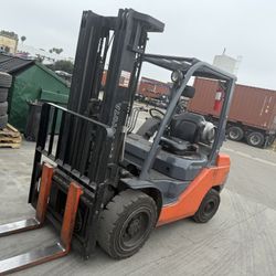 Forklift 