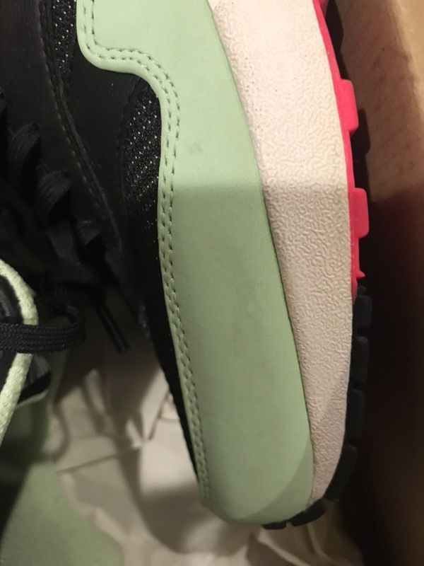 Air max 1 yeezys Sz 8 Yeezy