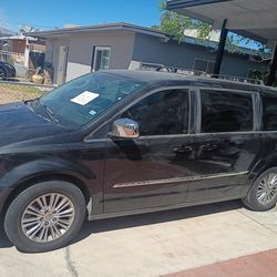 2014 Chrysler caravan